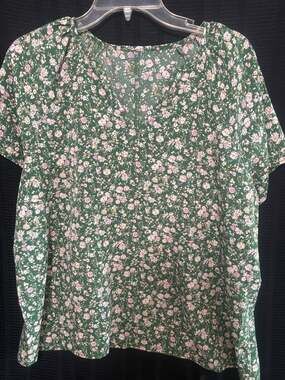 SHEIN Green Floral Ditsy Print V-Neck Short Sleeve Casual Blouse Top
